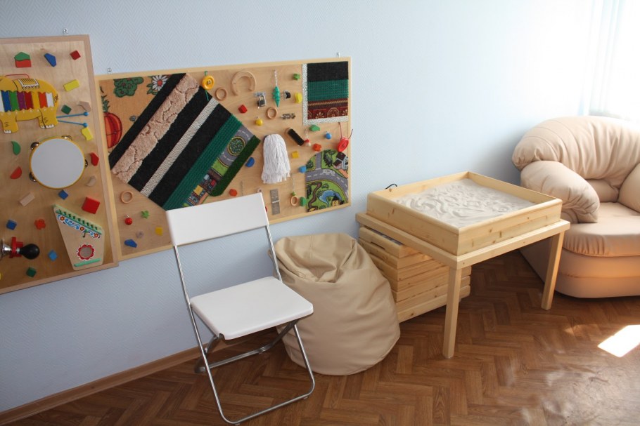 Диван для кукол