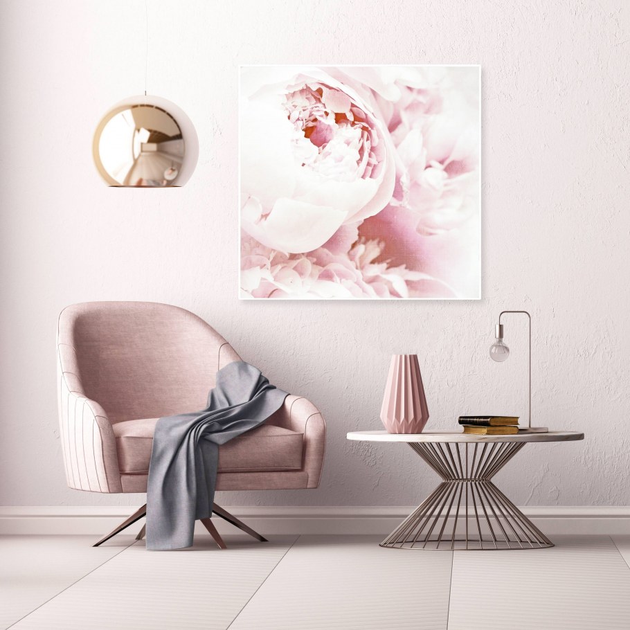 Спальня в розовых оттенках