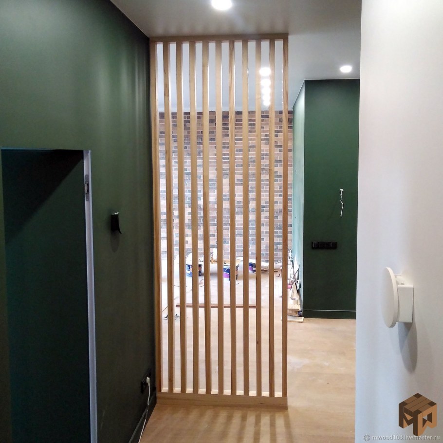 Реечная перегородка в прихожей