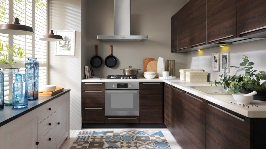 Фисташковые стены в интерьере кухни