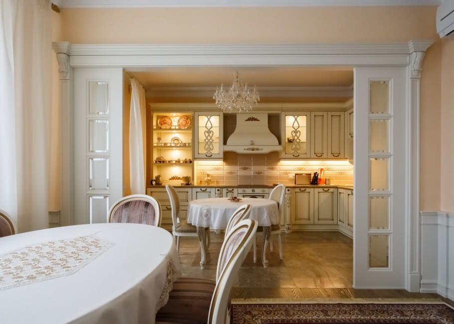 Кухня столовая в классическом стиле
