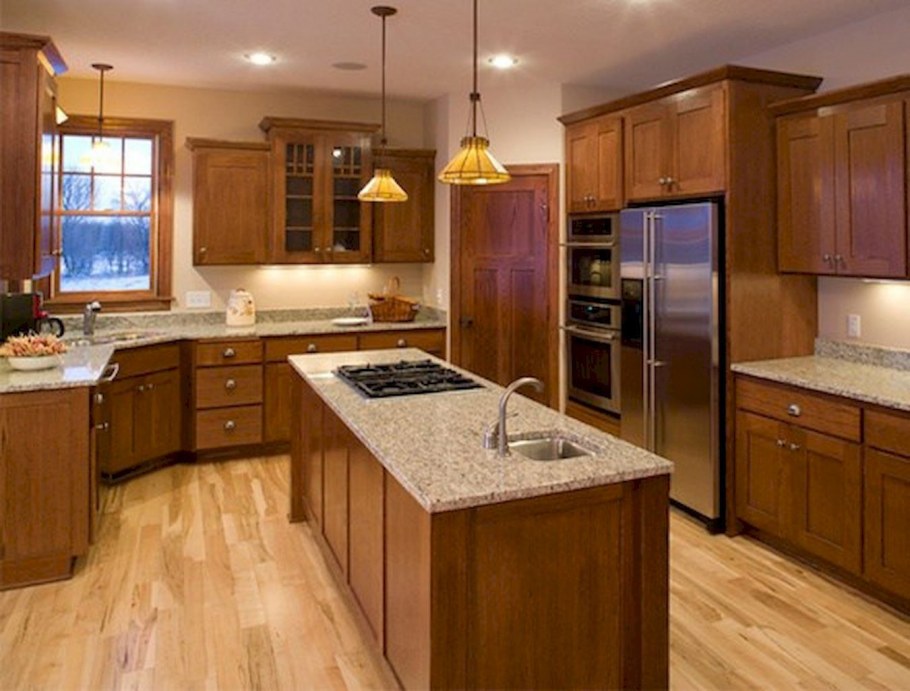 Кухня цвета дерева