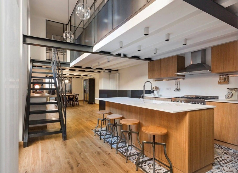 Двухэтажная квартира с мансардой