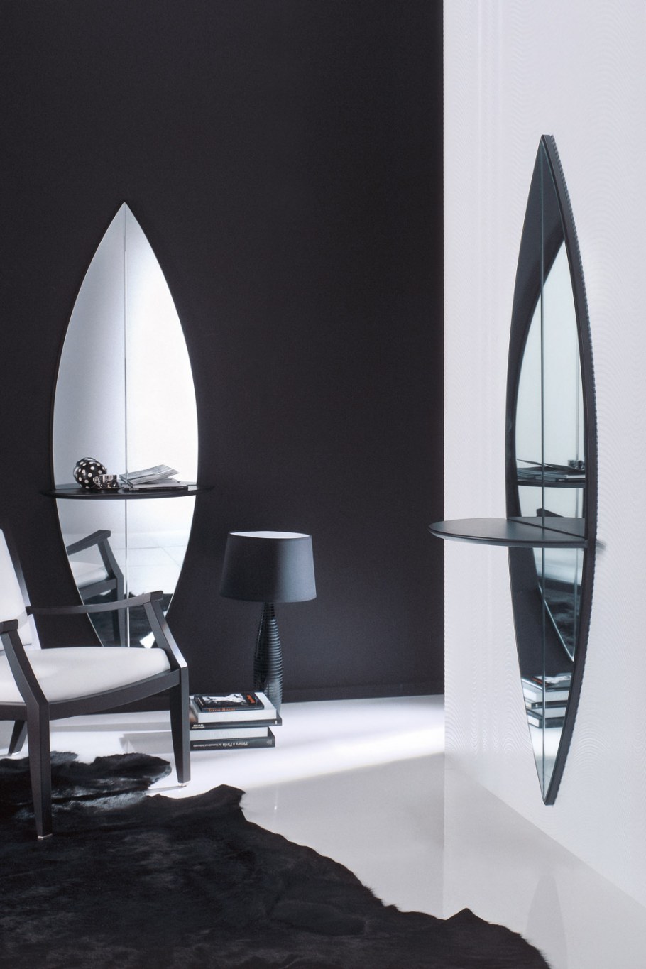 Зеркало напольное в деревянной раме