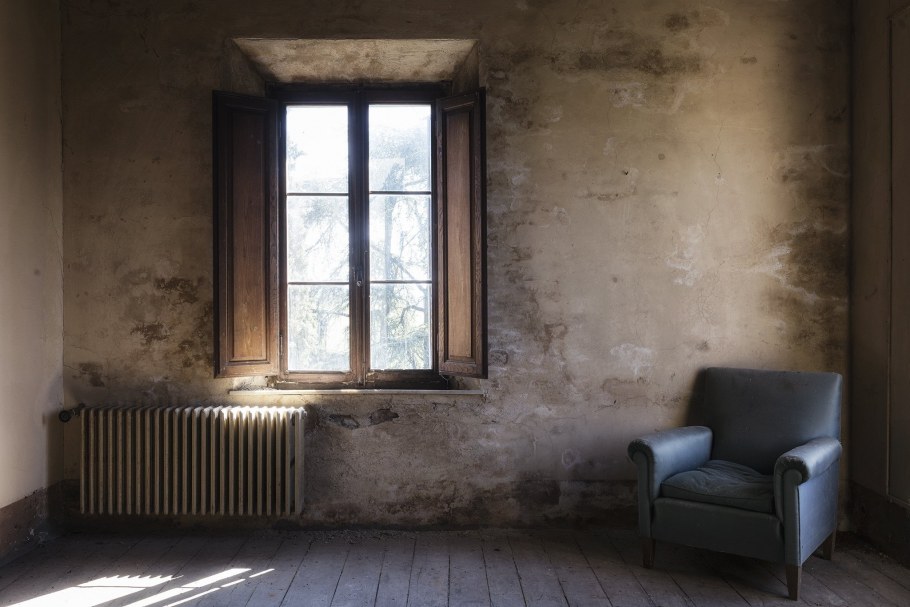 Комната с окном