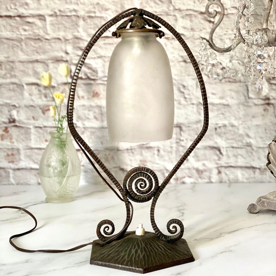 Настольная лампа ар деко