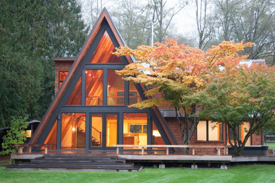 А фрейм дом с пристройкой