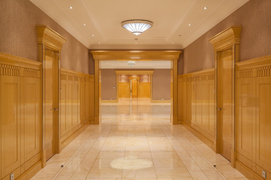 Загородный дом на Ленинском прихожие