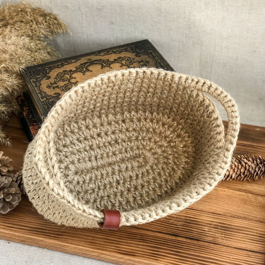 Интерьерные корзины из джута