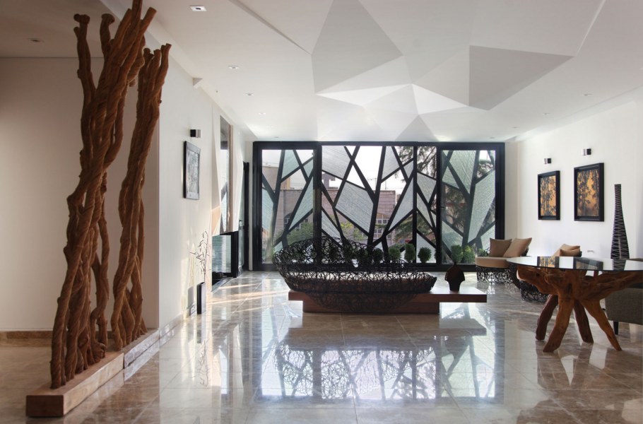 Стилизованное дерево в интерьере