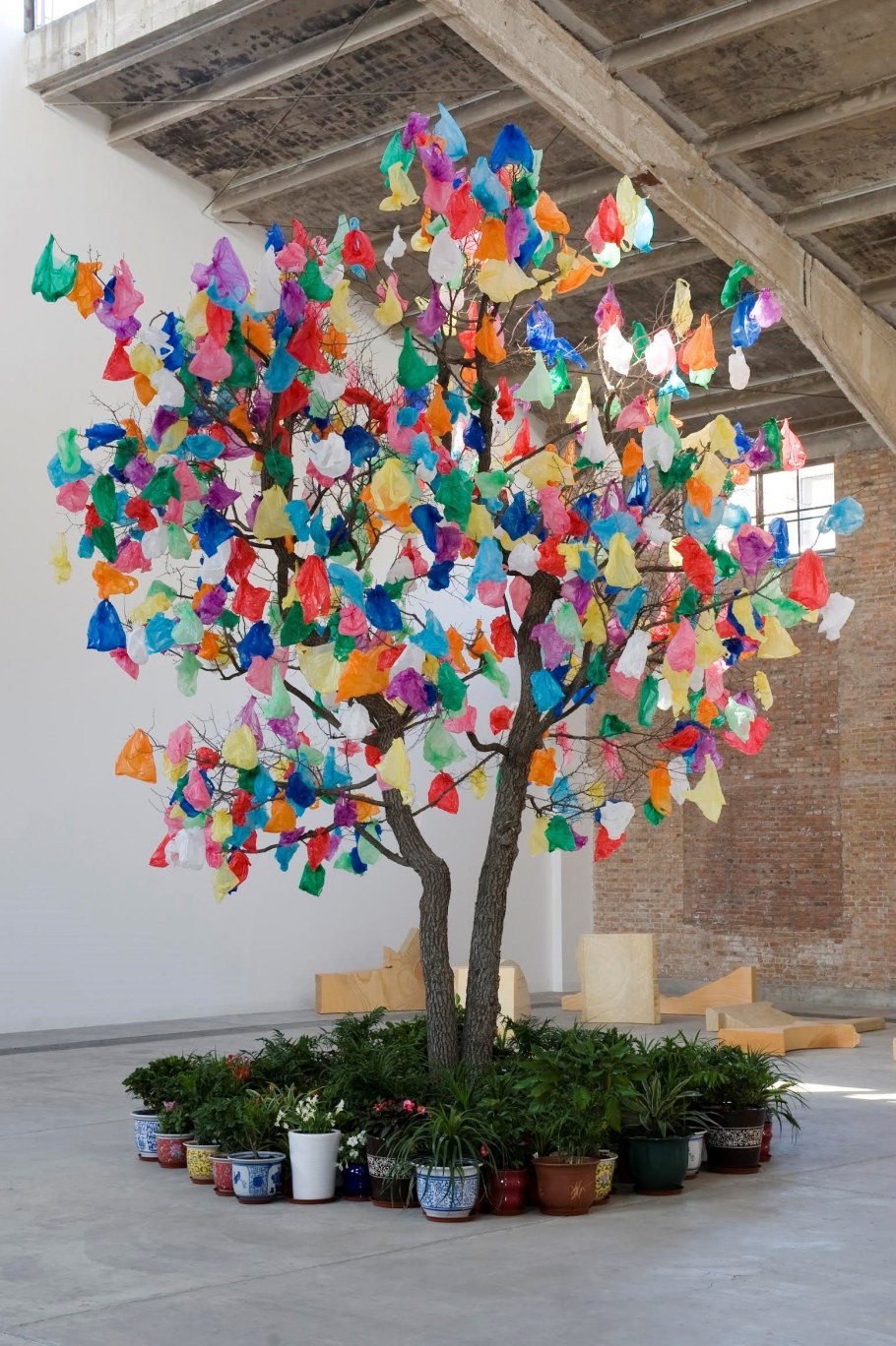 Инсталляция дерево