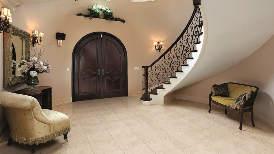 Отделка коридора в частном доме