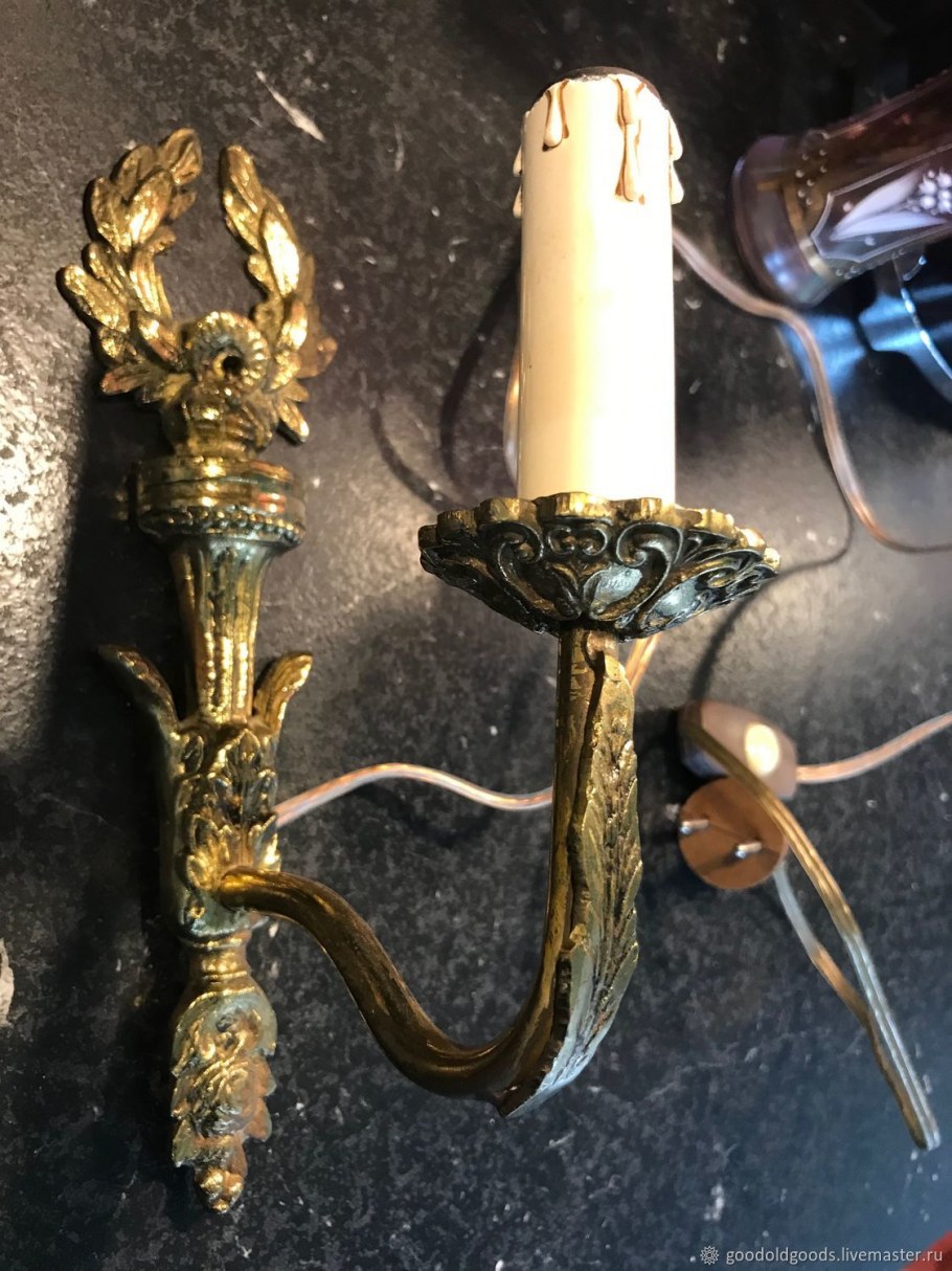 Старинная люстра сверху