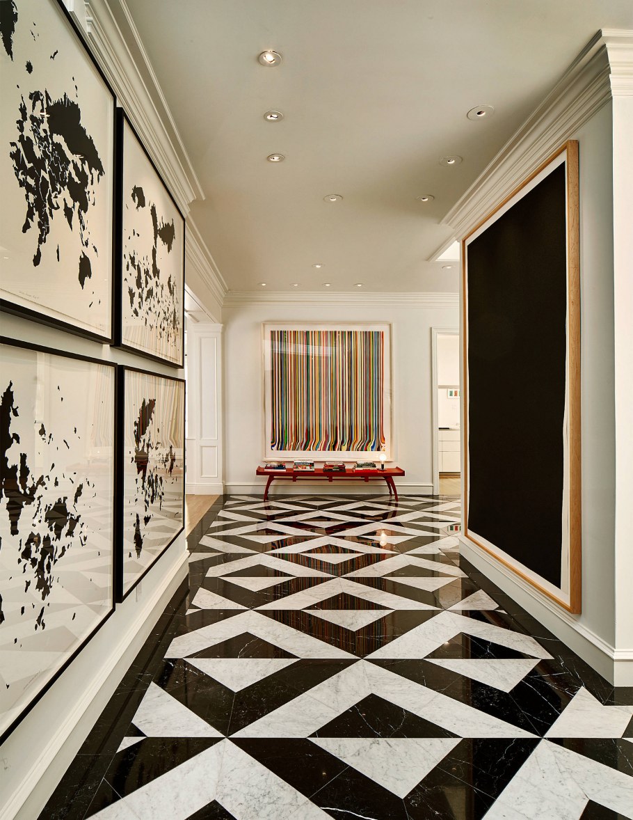 Скомбинировать обои в прихожей