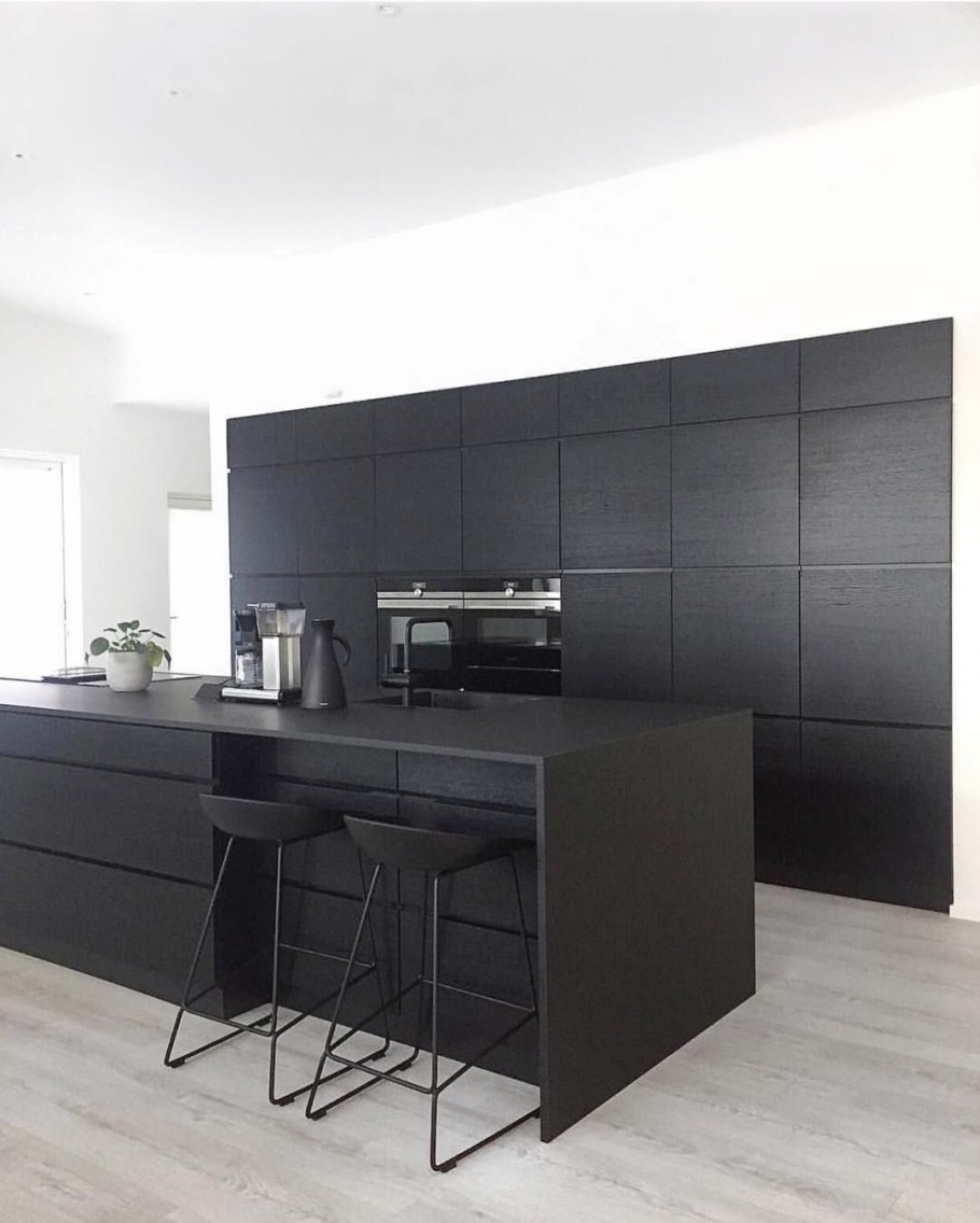 Черная кухня Минимализм