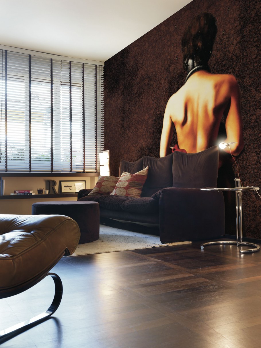 Эротичные обои в интерьере