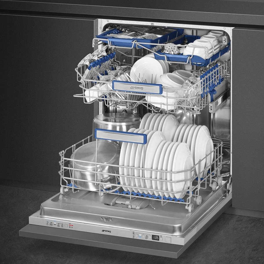 Встроенная стиральная машина на кухне икеа