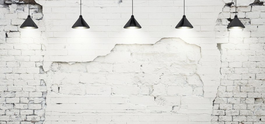 Комната с кирпичной стеной