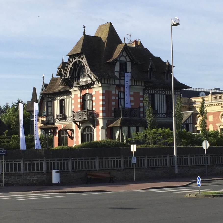 Довиль Америка