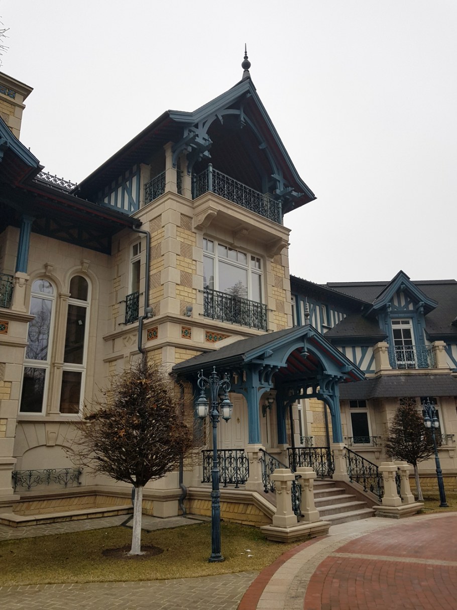 Подмосковный посёлок Довиль