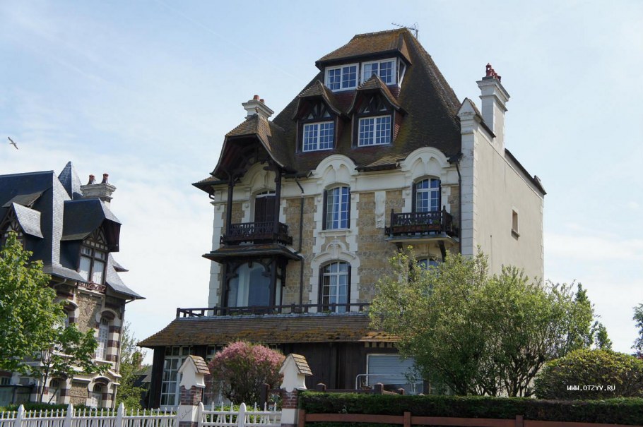 Коттеджный поселок Довиль во Франции