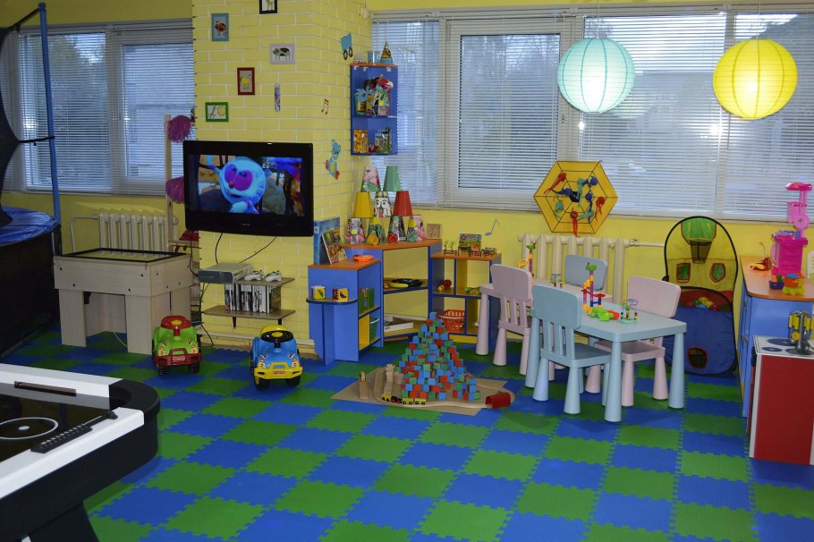 Игрушки для детской игровой комнаты