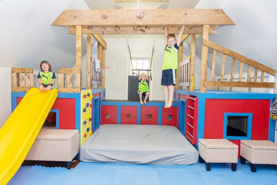 Детская площадка в комнате