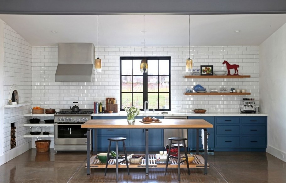 Кухня в стиле лофт белая