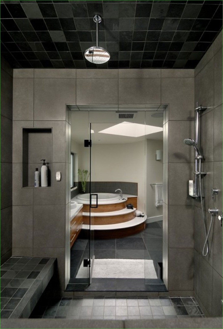 Душевая комната в коттедже