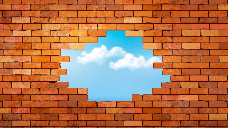Дыра в кирпичной стене
