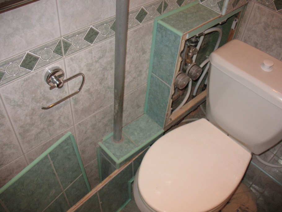 Счетчик воды в туалете