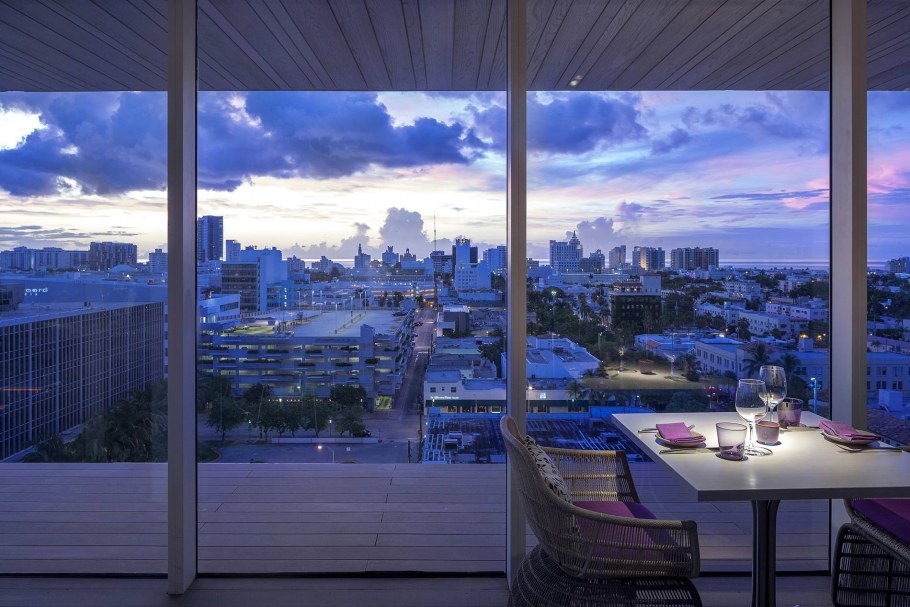 Красивый вид из окна