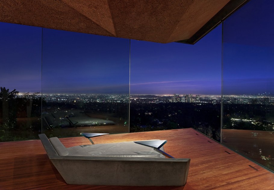 Панорамное окно на Лос Анджелес