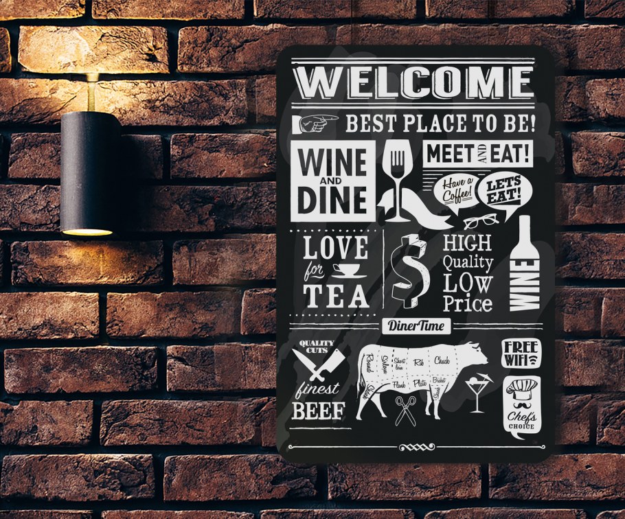 Мокапы вывески на двери