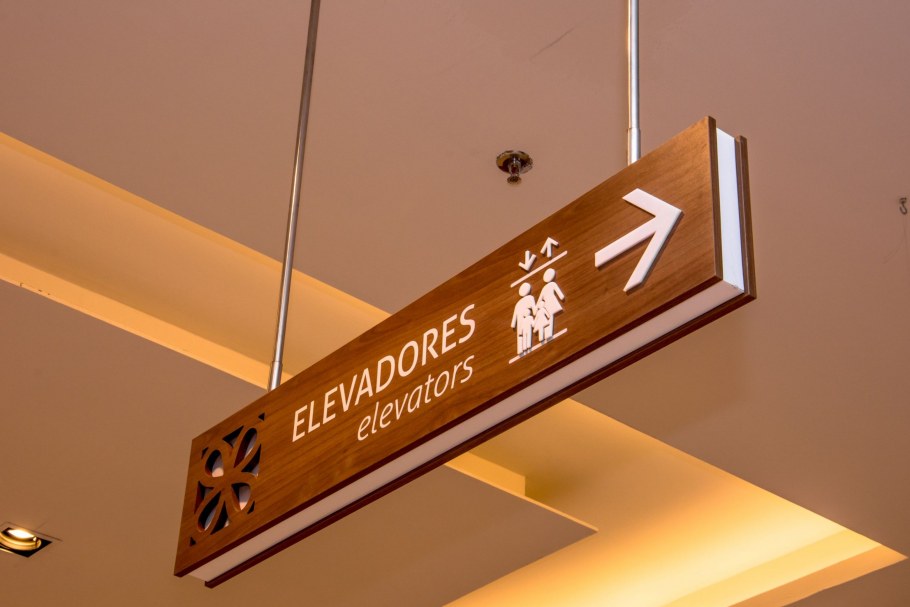 Памятная табличка на доме