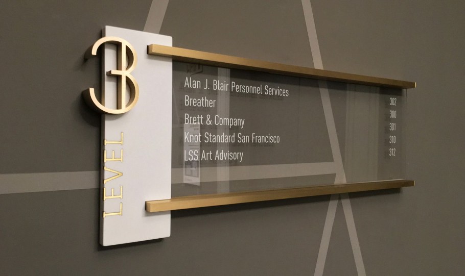 Гостиная с камнем