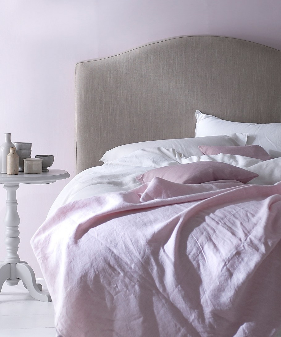 Изголовье кровати