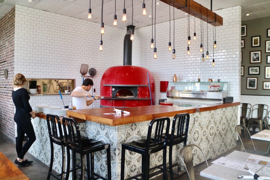 Кухня пиццерии