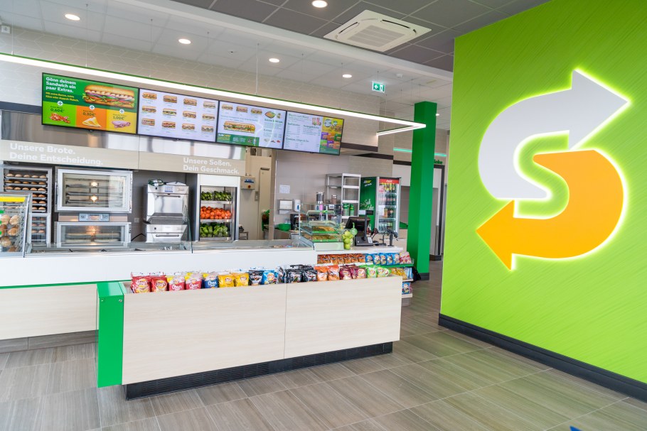 Subway Fresh forward