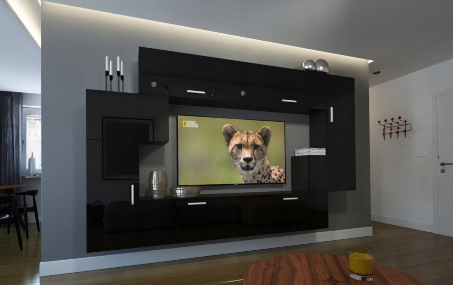 Панель для телевизора на стену