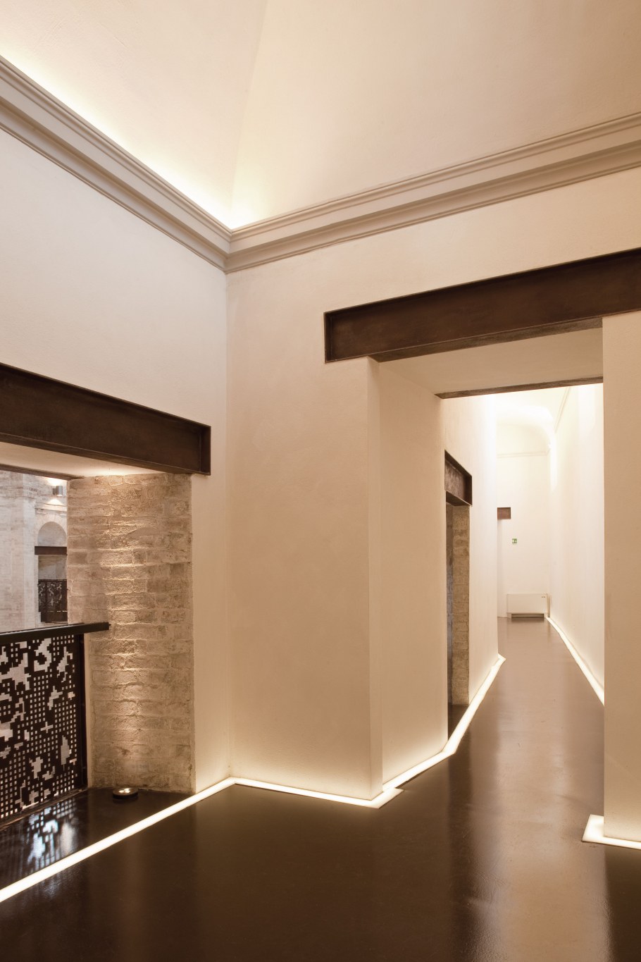 Подсветка в коридоре