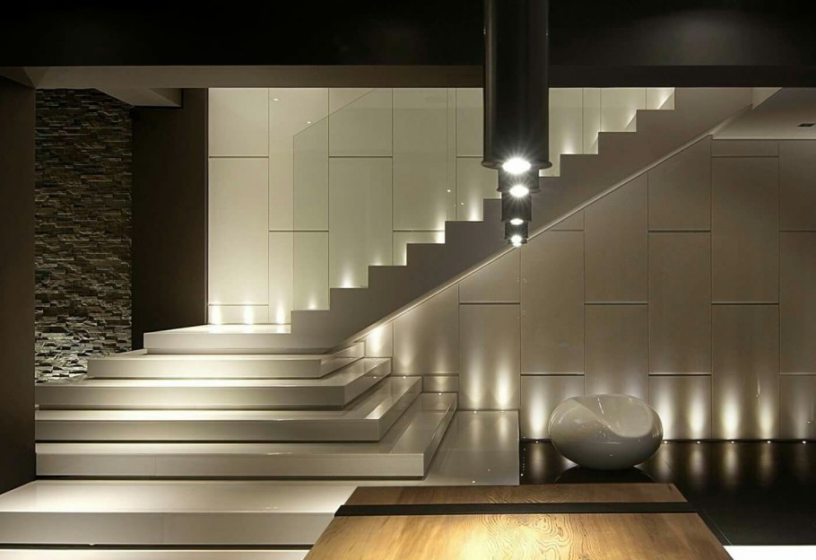 Современная подсветка лестницы