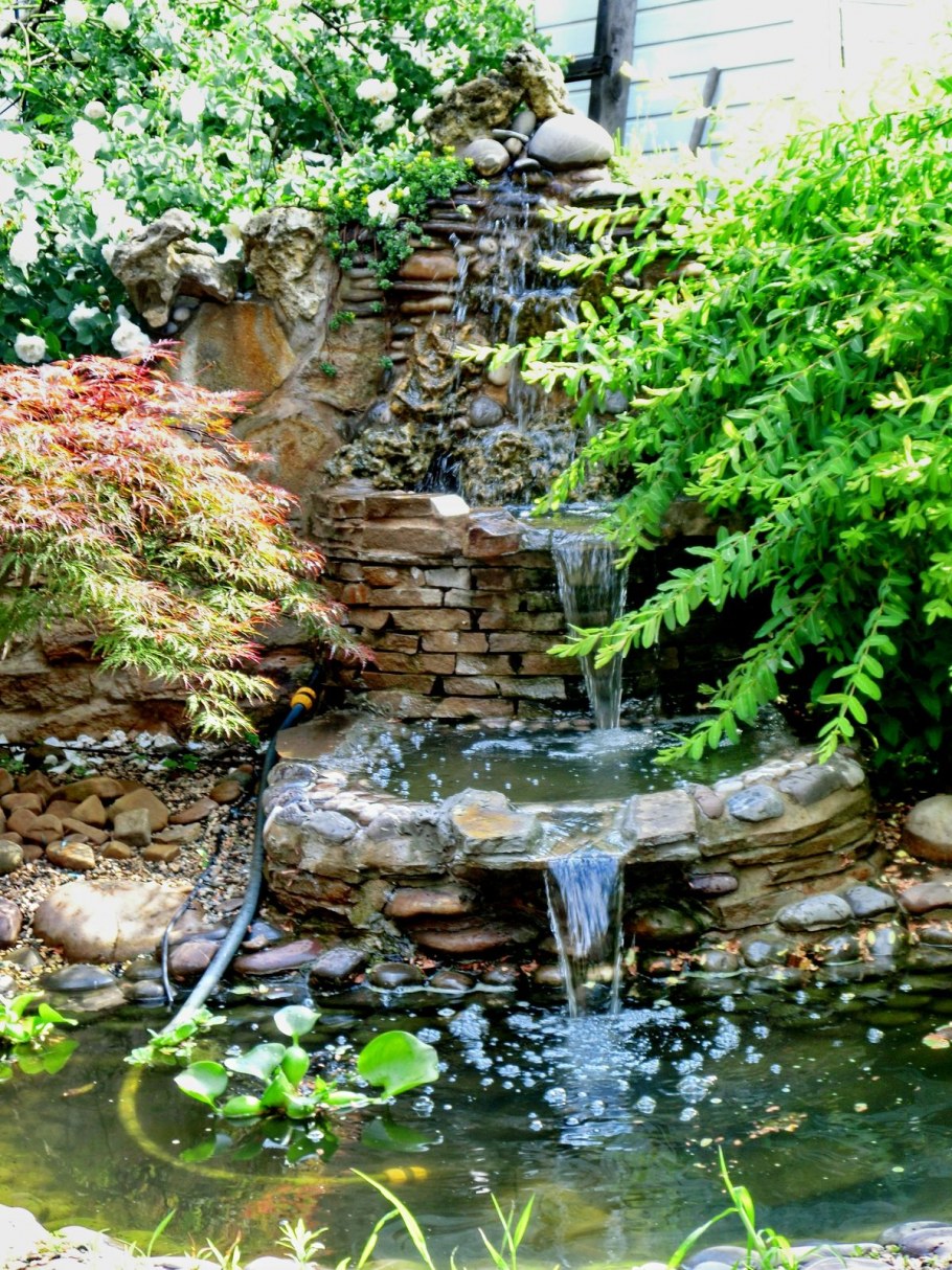 Прудик с каскадом