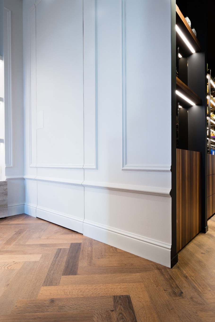 Плинтус Орак 2 см в интерьере