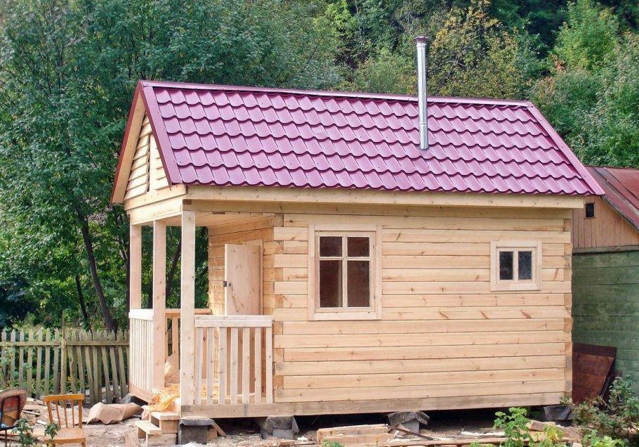 Небольшая баня из бруса