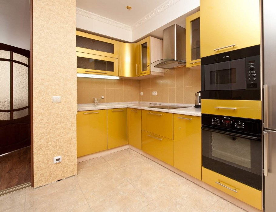 Кухня в золотом цвете