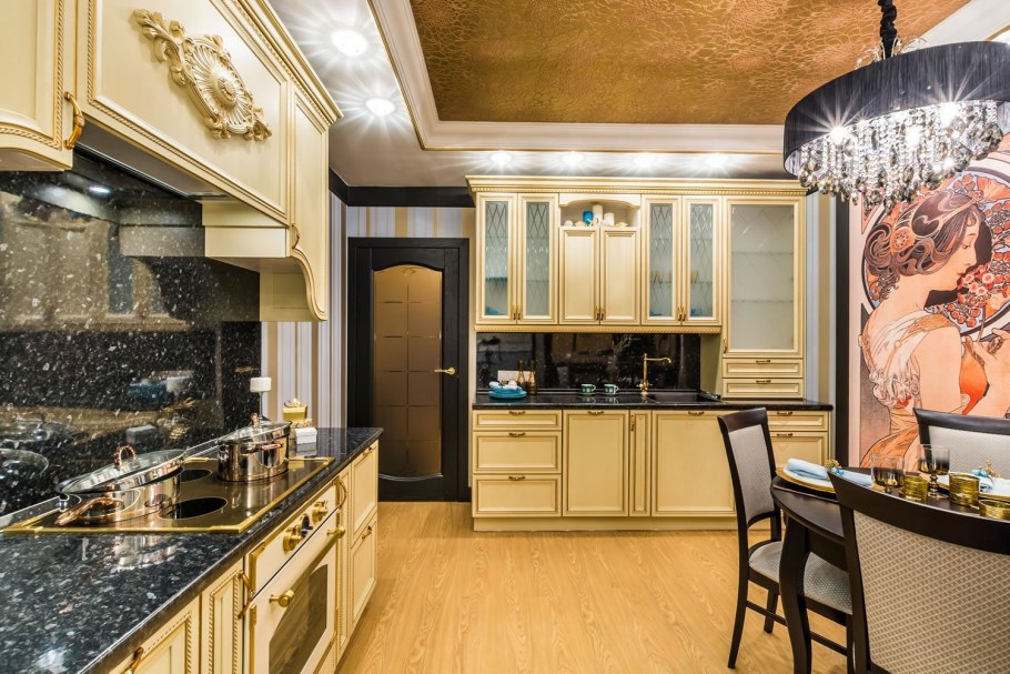 Кухня в золотистых тонах