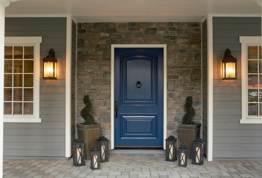 Декор входной двери снаружи