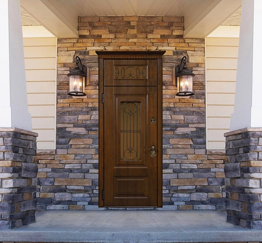 Металлические двери в интерьере