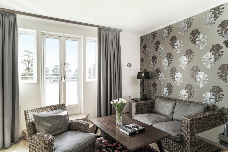 Обои компаньоны в интерьере гостиной